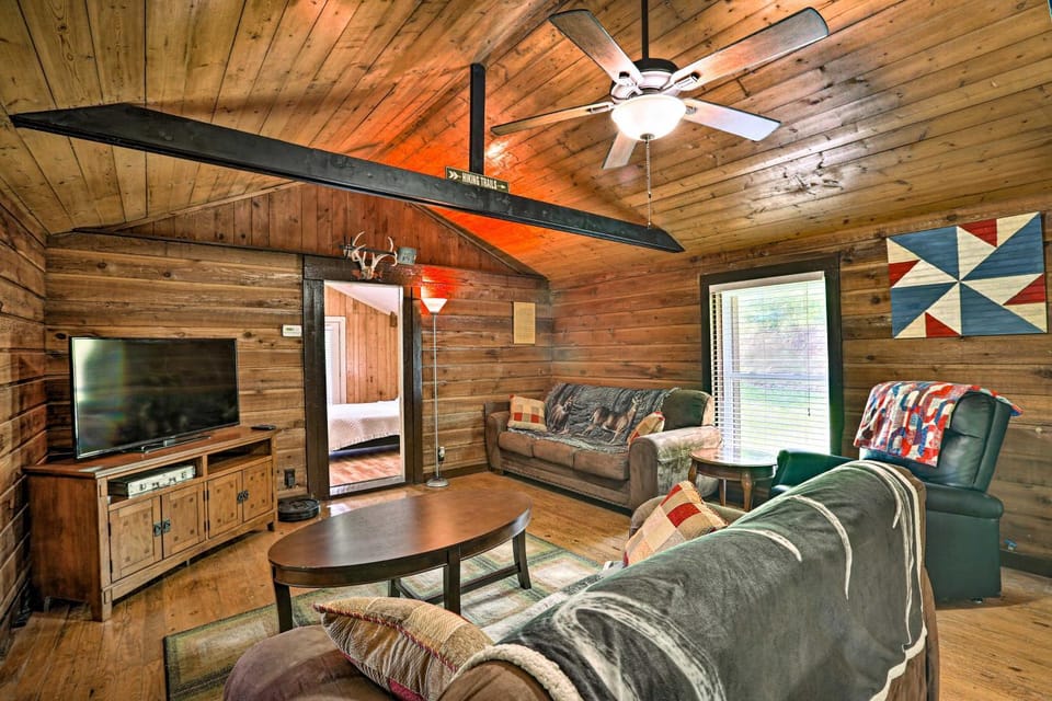 1950's Serenity Pond Cabin w/ View: Peace & Quiet! Cabin in Pell City