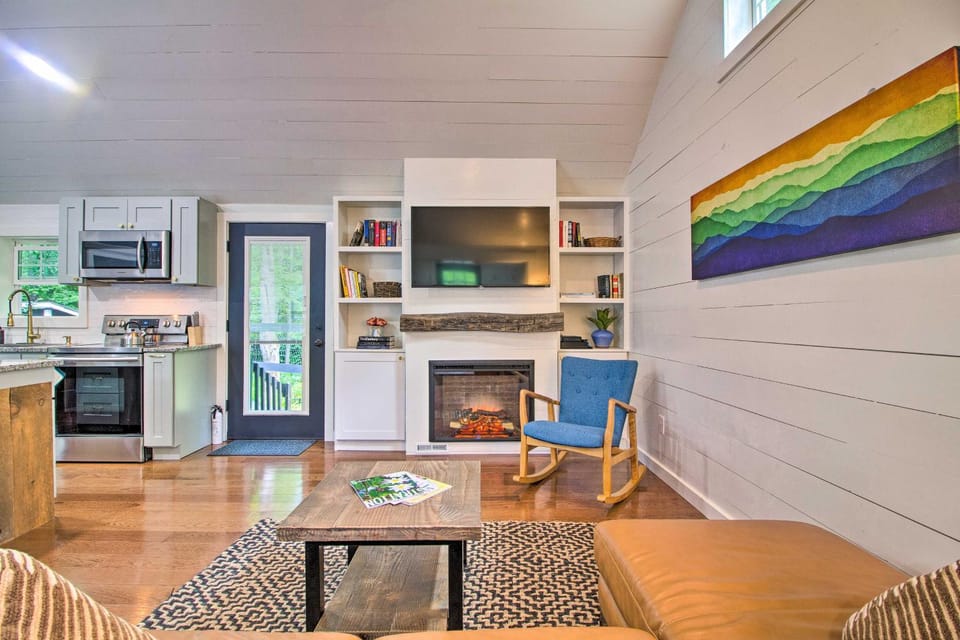 Stylish Mountain Home Near Ski, Golf + Manchester! House in Winhall