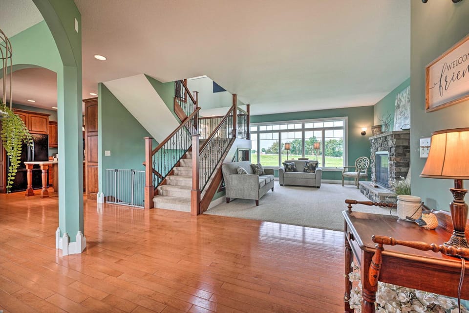 Blue Birds Perch: Stunning Home on Private Hilltop House in Indiana