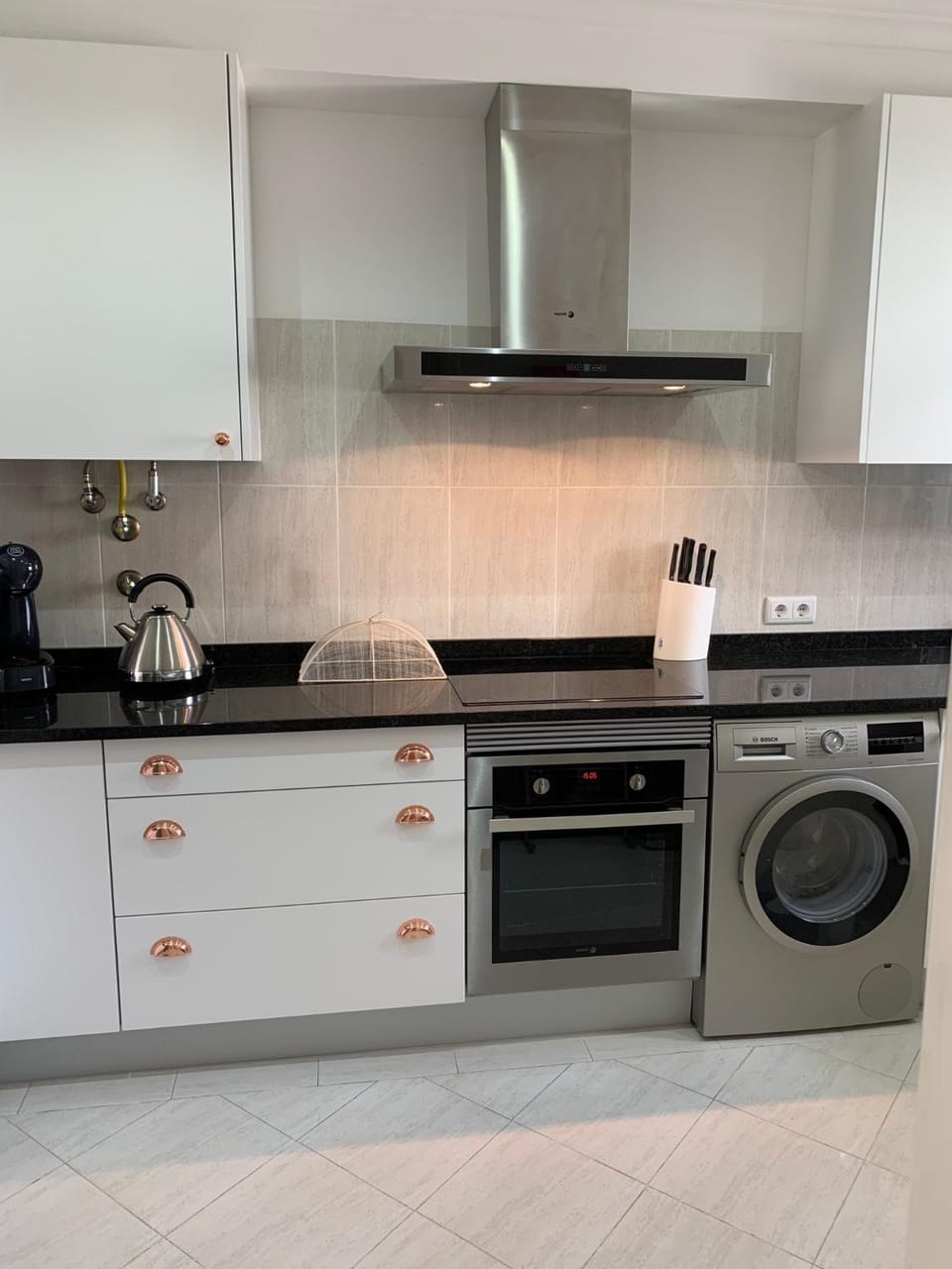 Kitchen or kitchenette, Living room