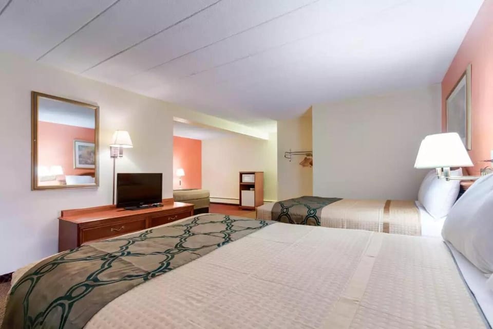 Royal Inn Clearfield Hotel in Allegheny River