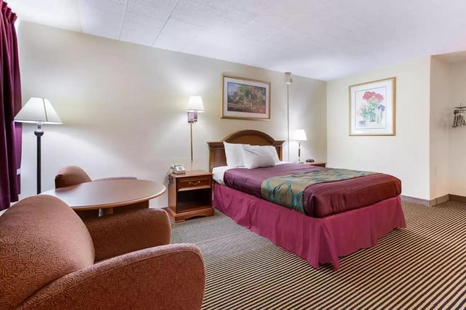 Royal Inn Clearfield Hotel in Allegheny River