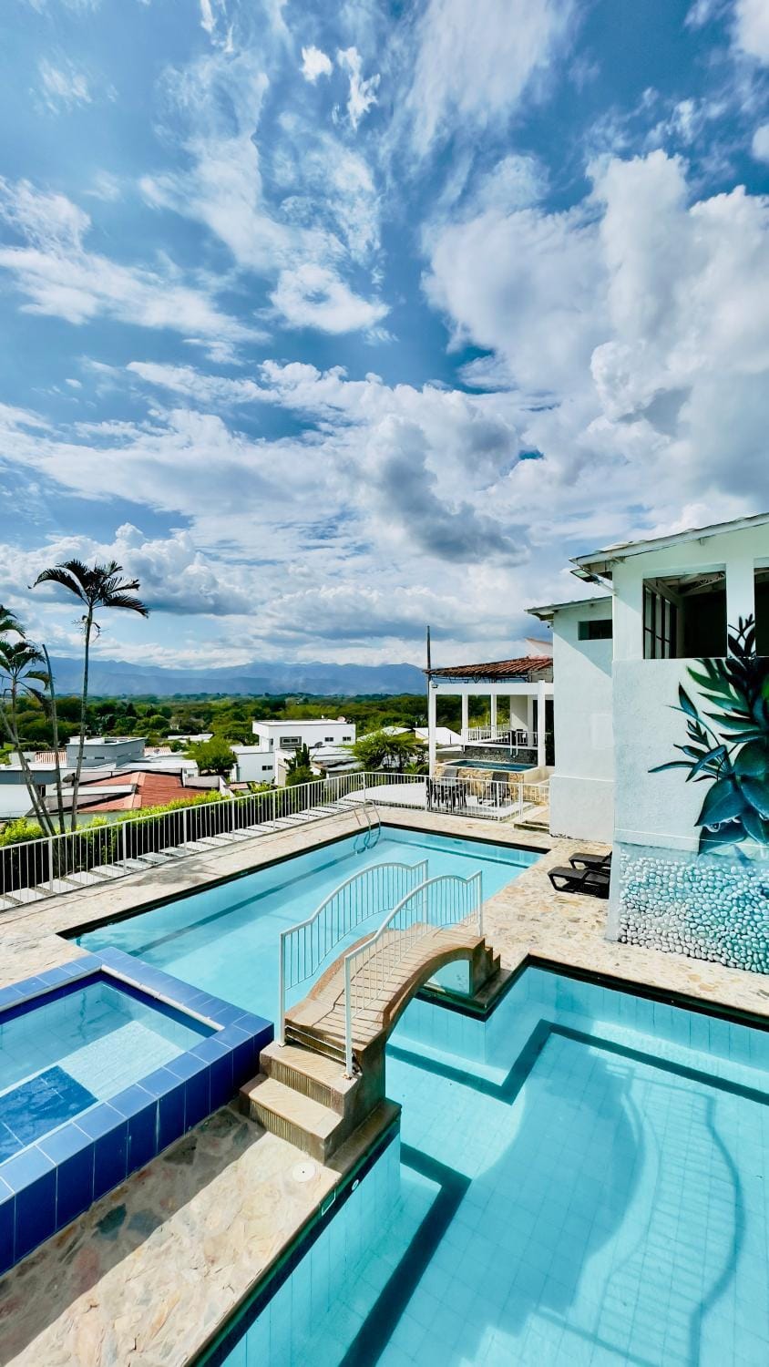 Day, Natural landscape, Pool view, Swimming pool, Swimming pool, sunbed