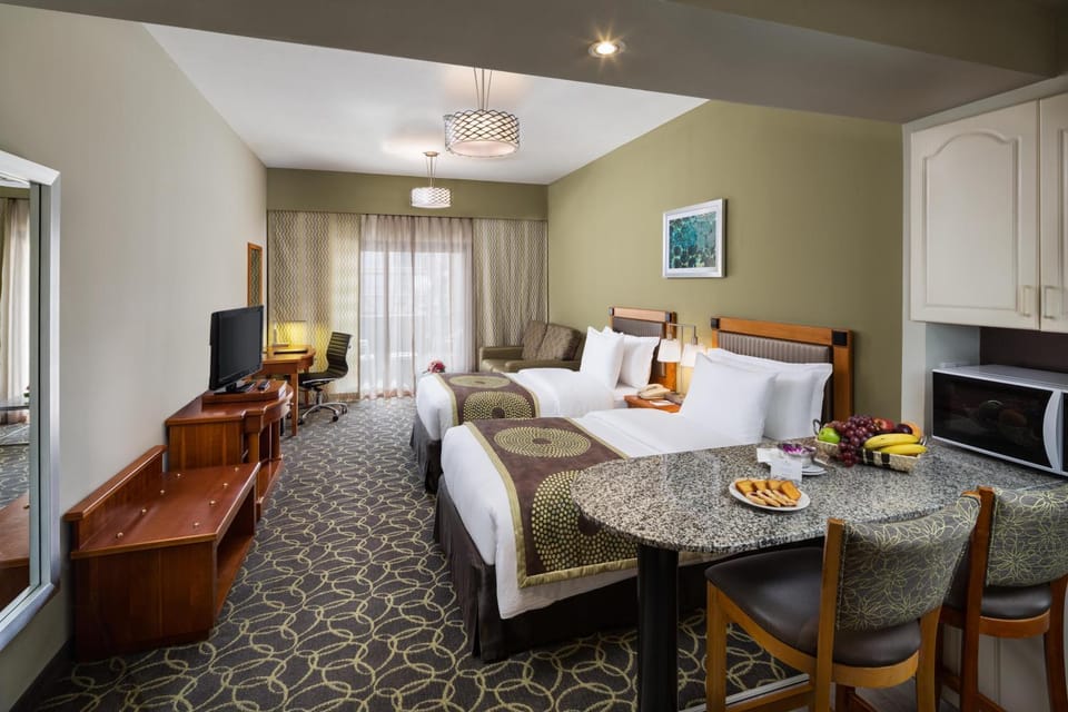 Bed, Photo of the whole room, Seating area, Bedroom