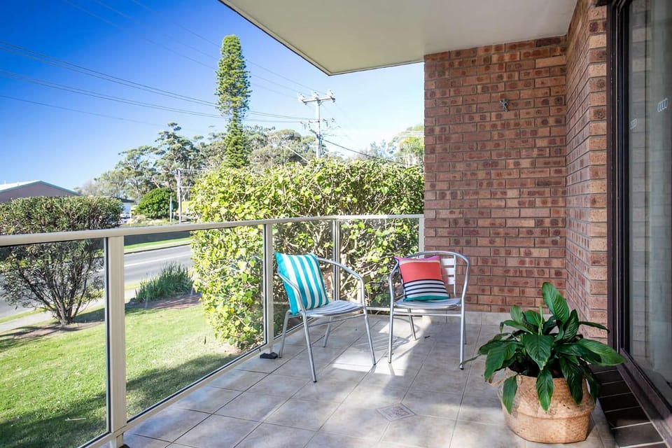 Balcony/Terrace, Garden view, Street view