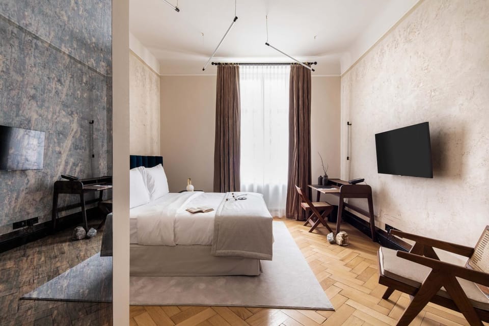 TV and multimedia, Photo of the whole room, Bedroom