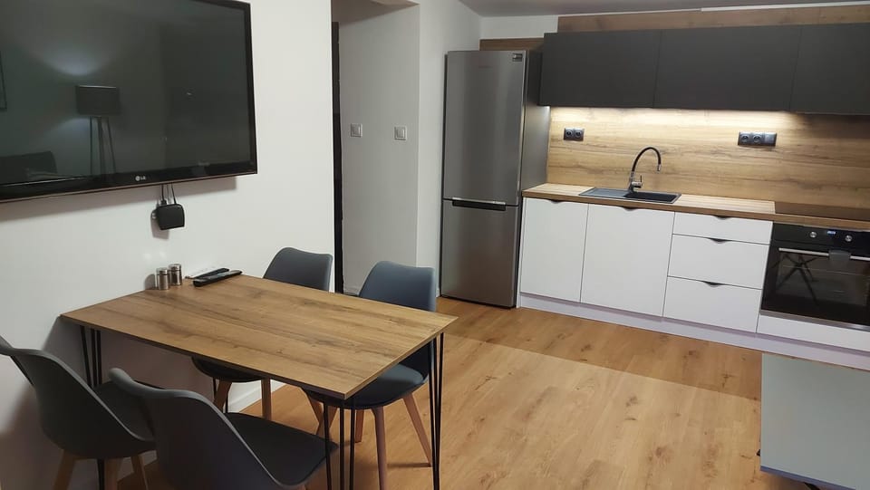 Communal lounge/ TV room, Kitchen or kitchenette