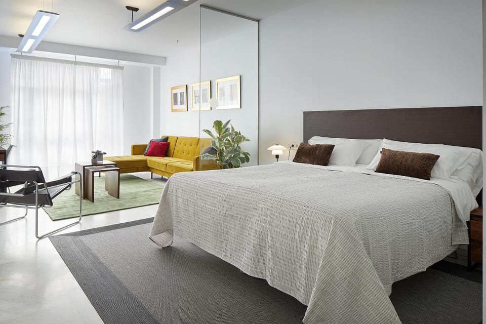 Bed, Living room, Photo of the whole room, Bedroom