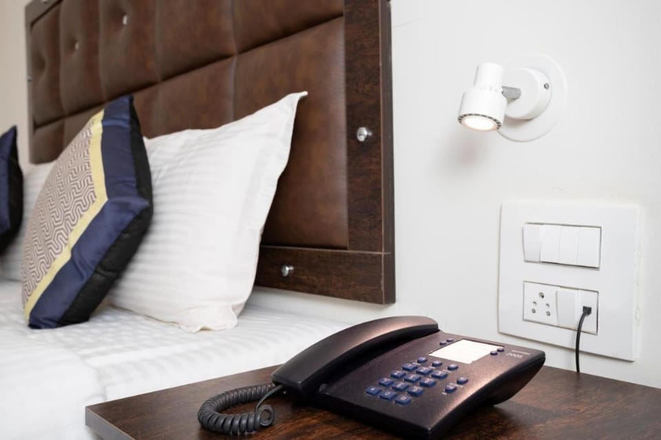 Bed, Photo of the whole room, Bedroom, internet