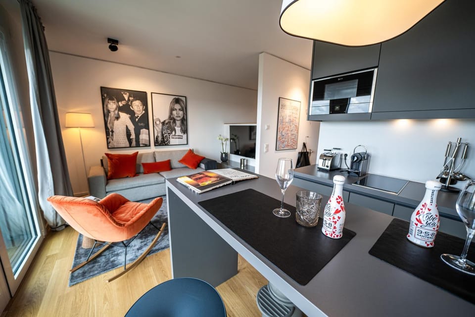 Dining area, kitchen