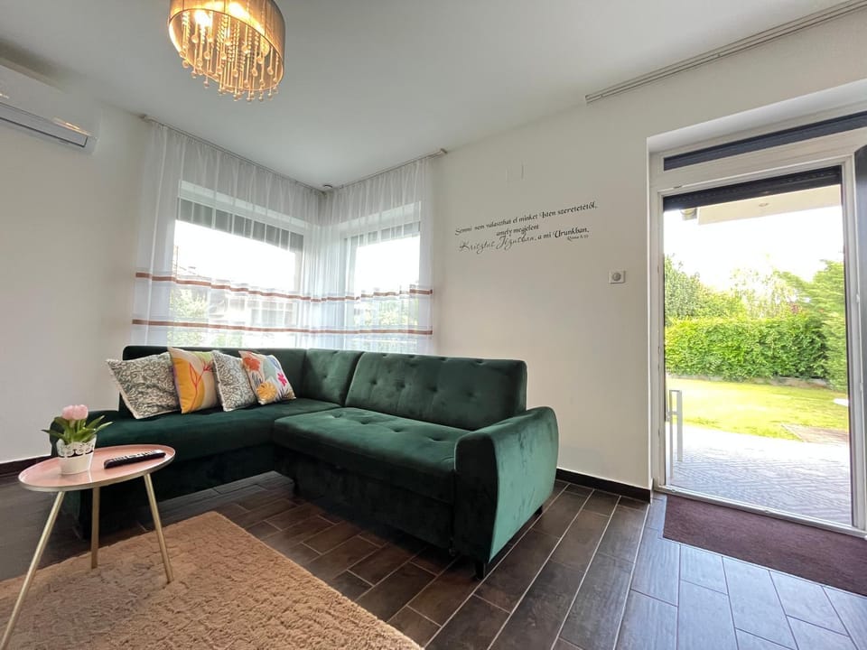 Exkluzív Apartman Debrecen Apartment in Hungary