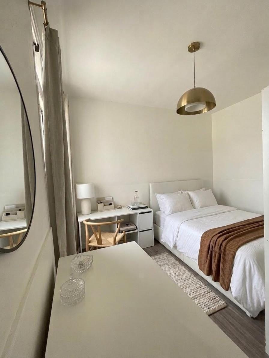Bed, Bedroom