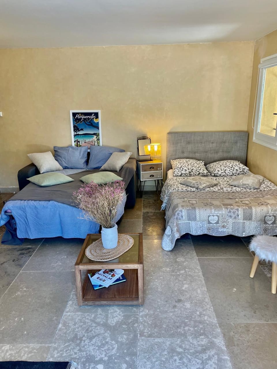 Independent Panoramic Studio with Pool - Le Tholonet Apartment in French Riviera