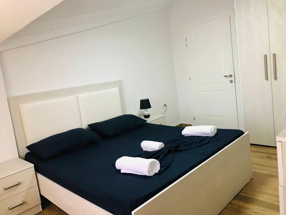 Green house, 1 bedroom & 1 kitchen apartment, located in Elbasan city center Apartment in Tirana County, Albania