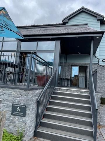 Property building, Facade/entrance