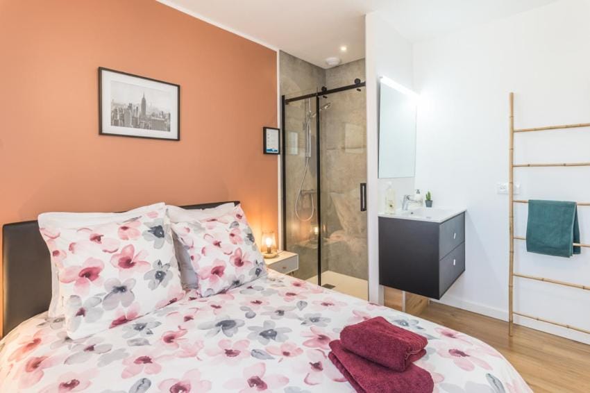 - SUBLIME VILLA FELICIDAD - Proche hypercentre - Parking - Terrasse - WiFi House in Bourgogne-Franche-Comté