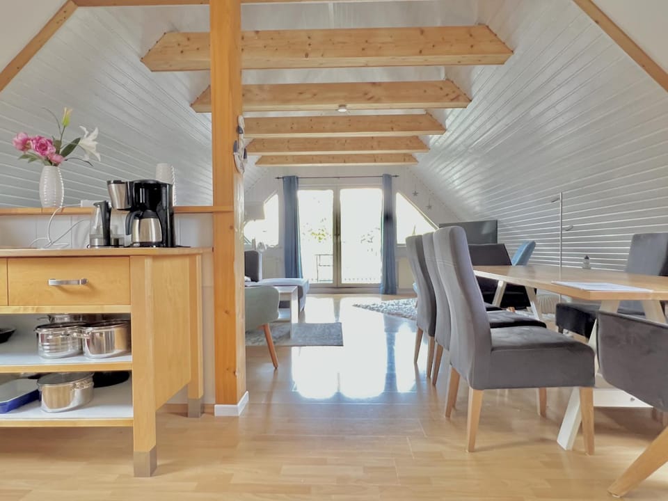 Living room, Dining area, Food