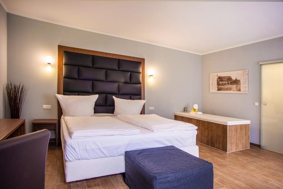 Bed, Photo of the whole room, Bath