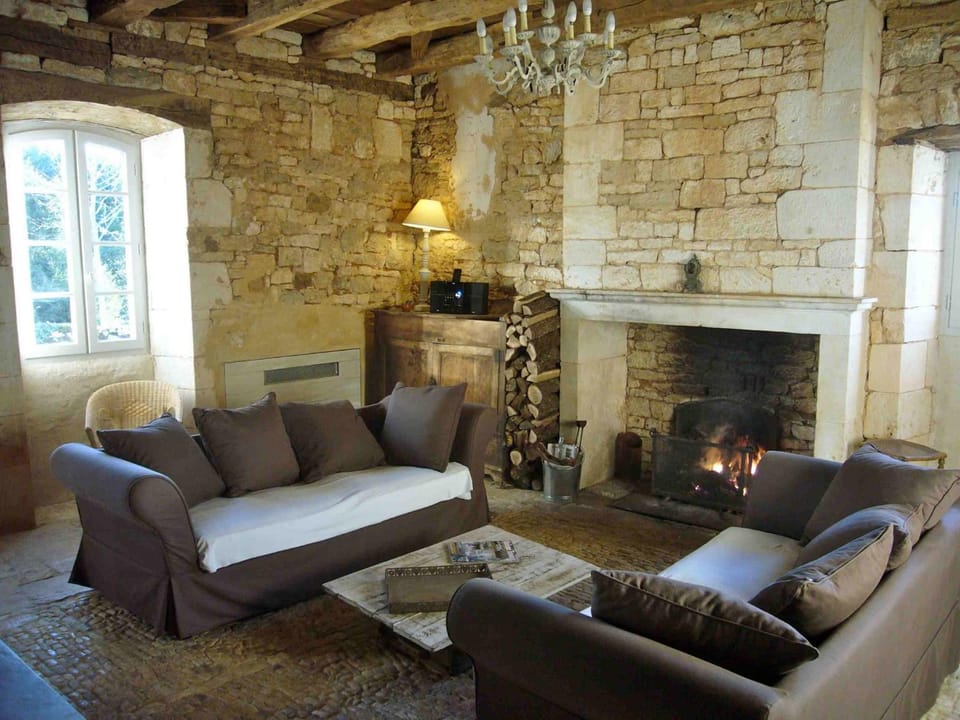 Lounge or bar, Seating area, flat iron