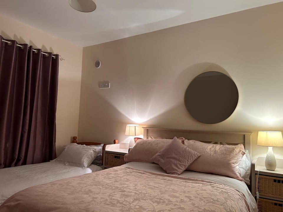 4 Twin Rooms to rent Skeheenarinky near Mitchelstown Cork or Cahir Tipperary Vacation rental in County Waterford