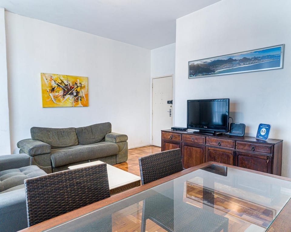 COPACABANA 3 SUÍTES, enorme, andar alto com vista mar, wifi, ar condicionado em todas suítes, pauloangerami MVC1812 Apartment in Rio de Janeiro
