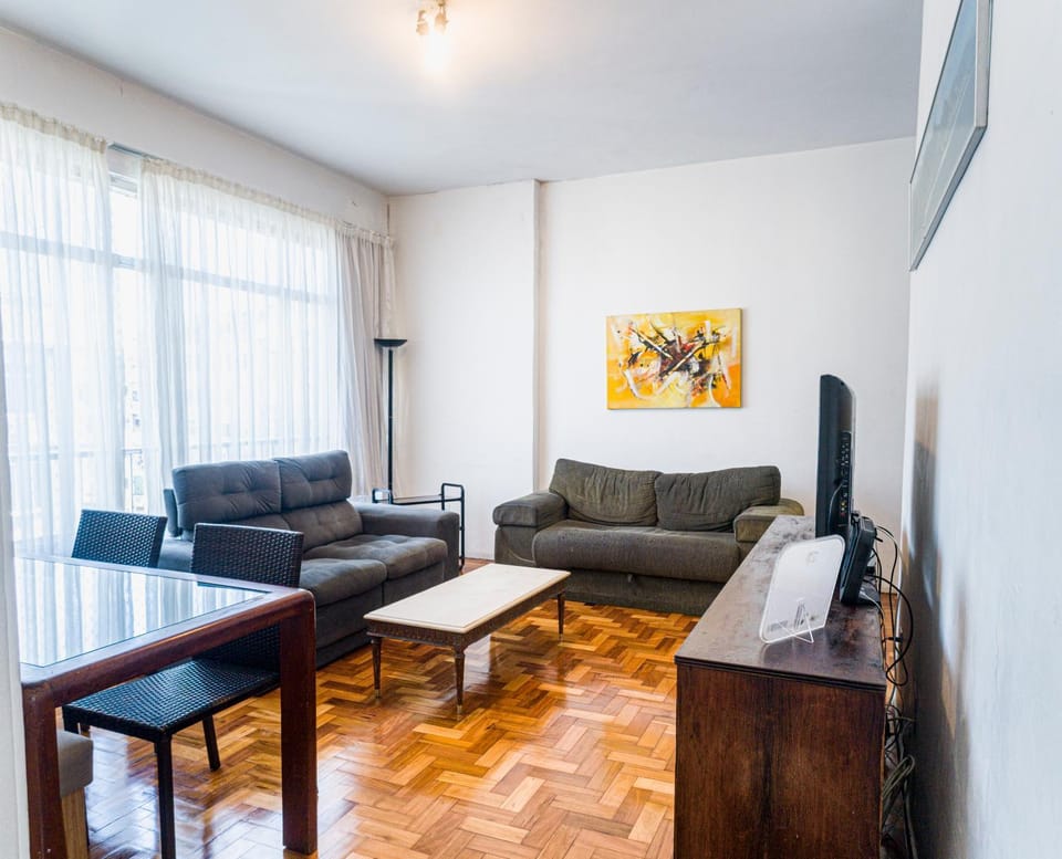 COPACABANA 3 SUÍTES, enorme, andar alto com vista mar, wifi, ar condicionado em todas suítes, pauloangerami MVC1812 Apartment in Rio de Janeiro