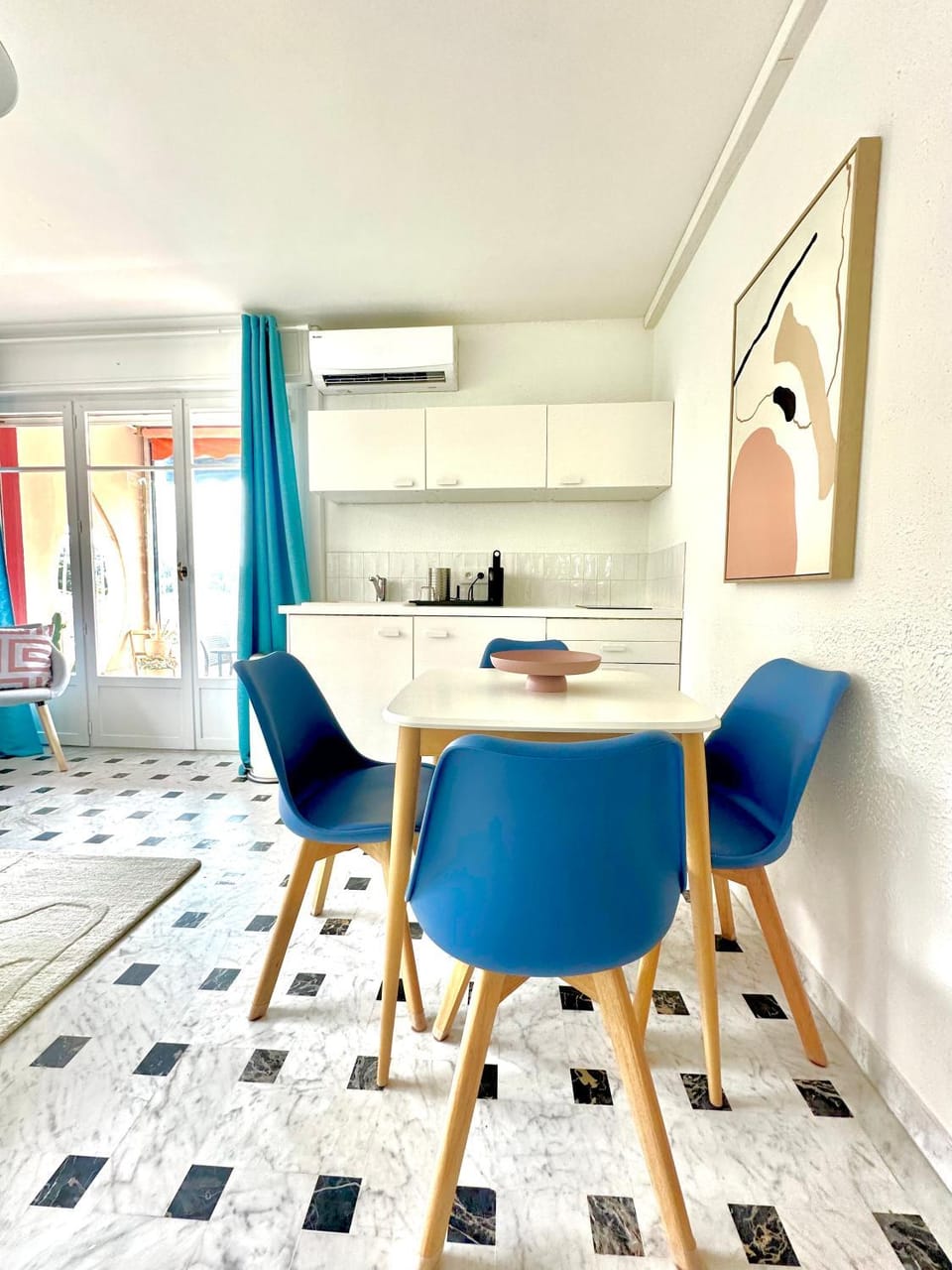 Dining area, kitchen, air conditioner
