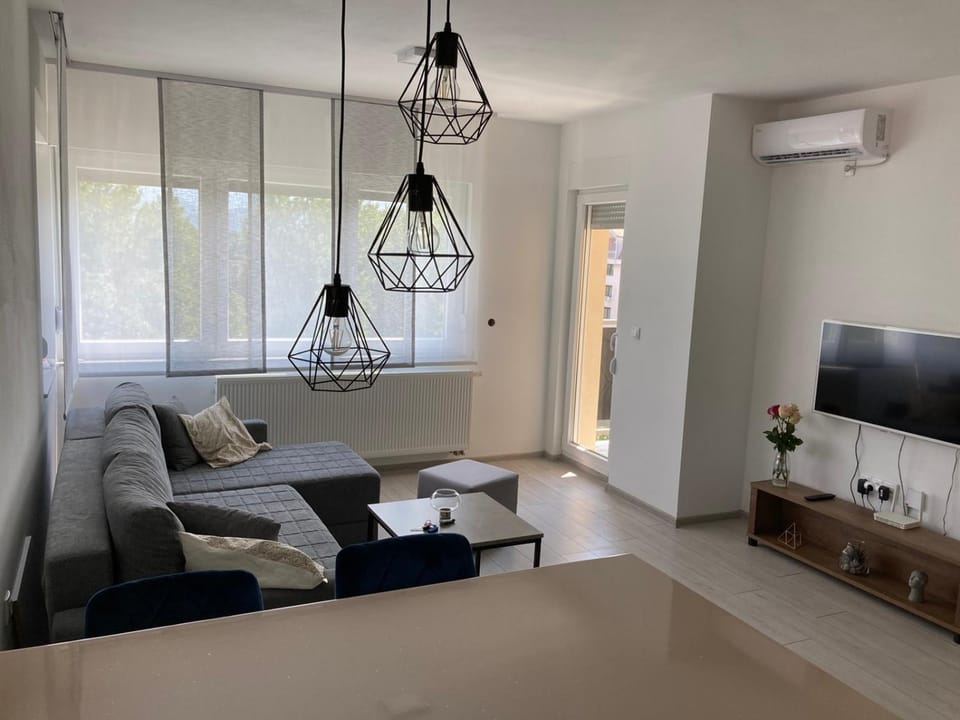 Communal lounge/ TV room, Living room, Seating area