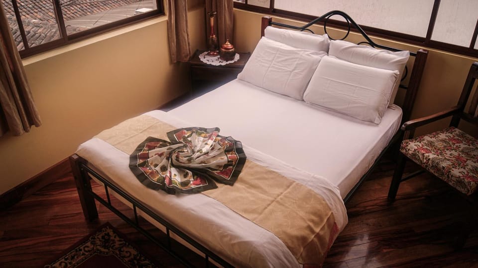 Bed, Bathroom, Bedroom, City view, Mountain view