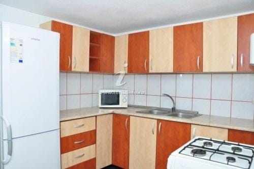 Kitchen or kitchenette, Communal kitchen
