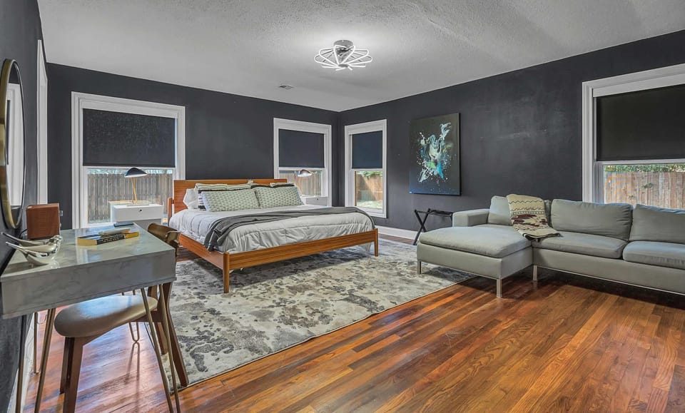 New-The Mod Poppy Large home 10 minutes from it all House in Waco