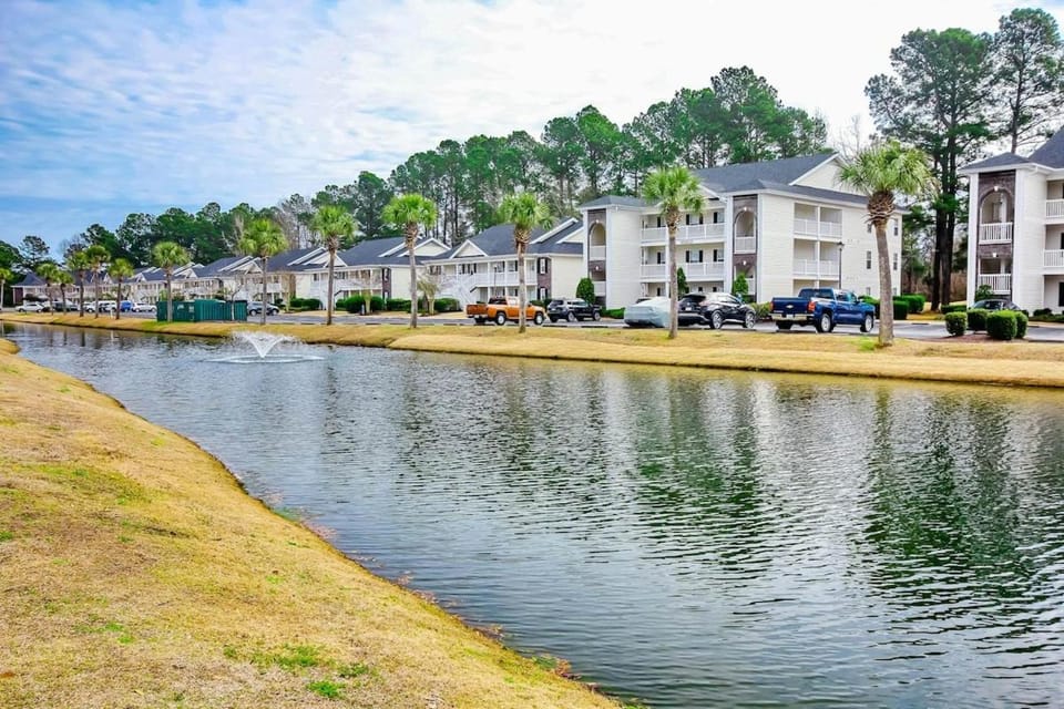 River Oaks Retreat House in Carolina Forest