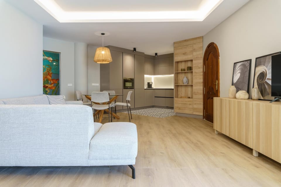 Living room, Dining area
