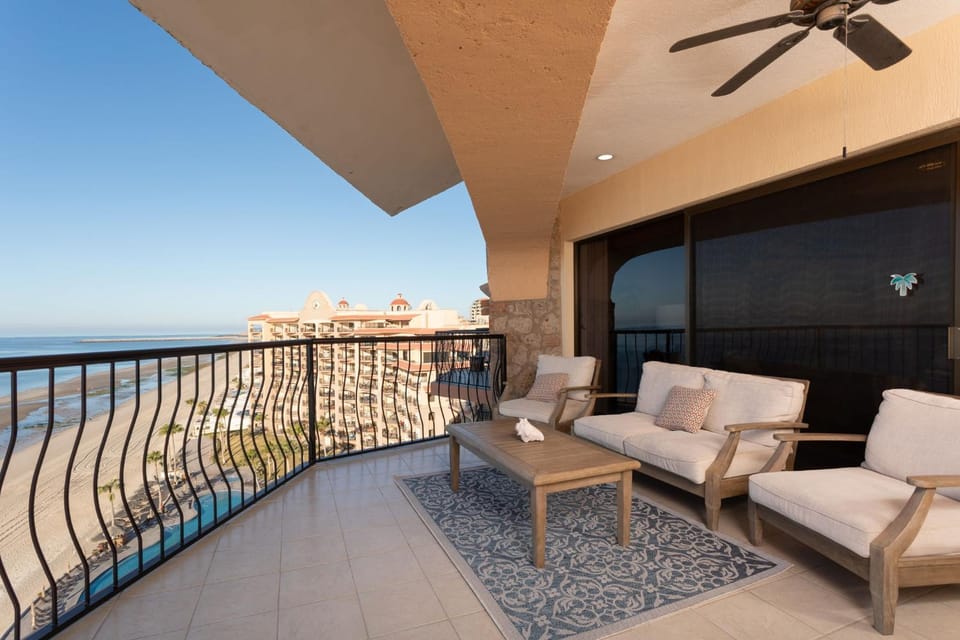 Balcony/Terrace, Beach, Pool view, Sea view