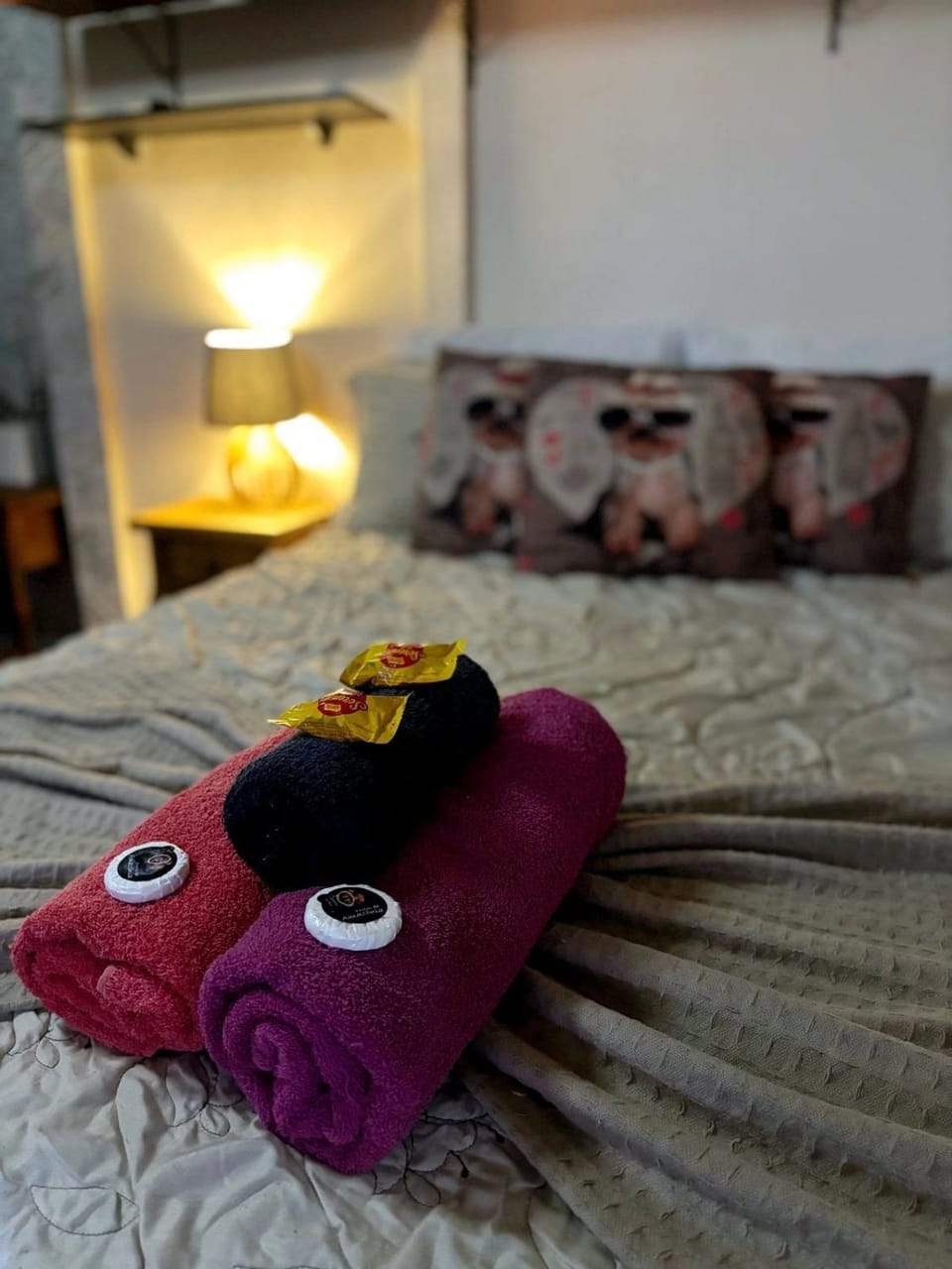 Bed, TV and multimedia, Bedroom, towels, air conditioner
