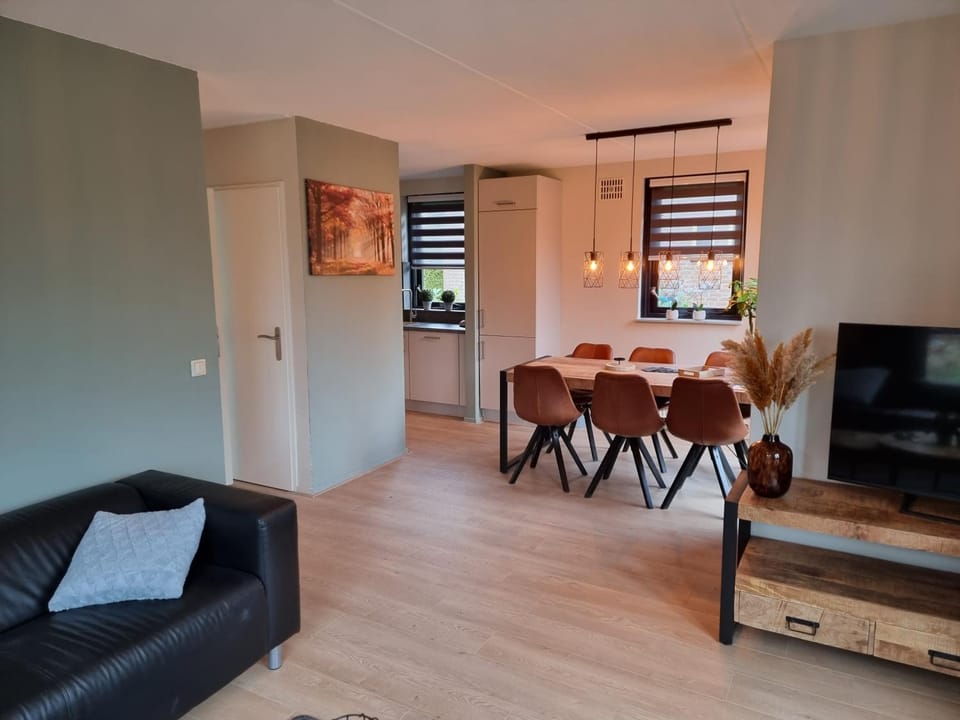 TV and multimedia, Dining area