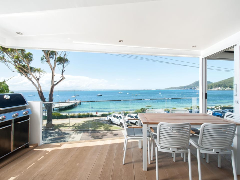 BBQ facilities, Balcony/Terrace, Seating area, Dining area, Mountain view, Sea view