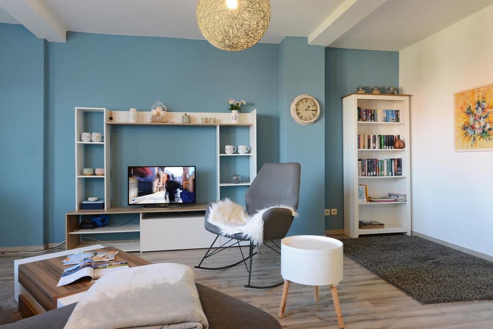 Photo of the whole room, Dining area