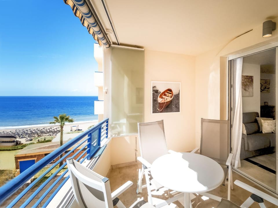 View (from property/room), Balcony/Terrace, Sea view