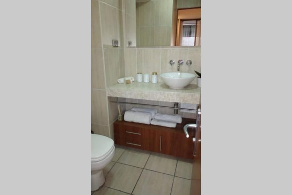 Dpto Metro Los Leones, Costanera Center Apartment in Providencia