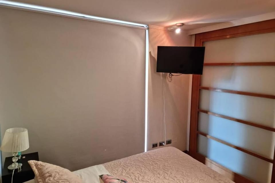 Dpto Metro Los Leones, Costanera Center Apartment in Providencia