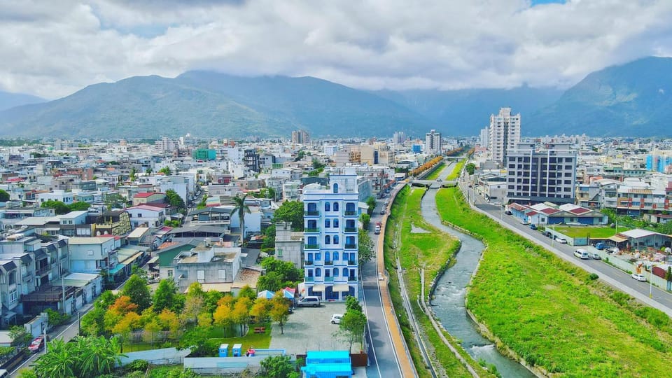 Property building, Natural landscape, Bird's eye view, City view, Street view, Location