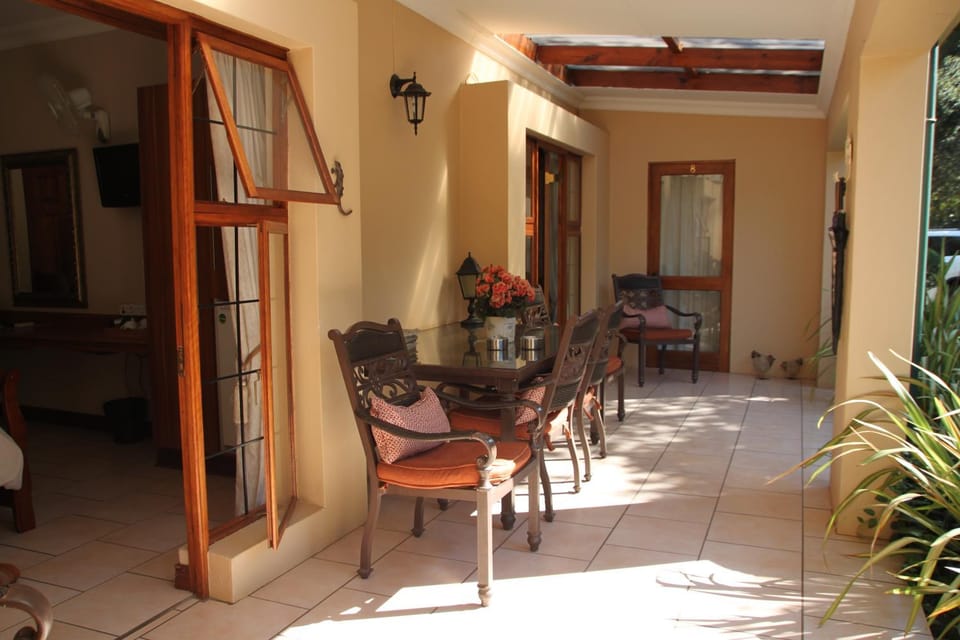 Patio, Day, View (from property/room), Balcony/Terrace, Seating area, Dining area
