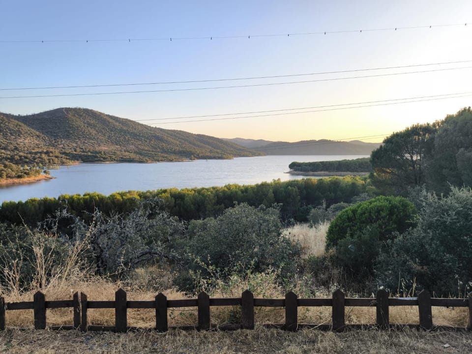 Casa en el lago.unmillondeestrellas House in Extremadura, Spain
