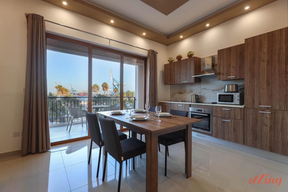Balcony/Terrace, Dining area