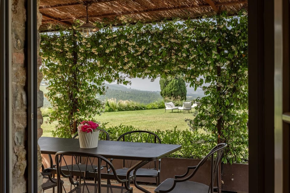 Patio, Day, Natural landscape, Garden, View (from property/room), Dining area, Garden view, Swimming pool