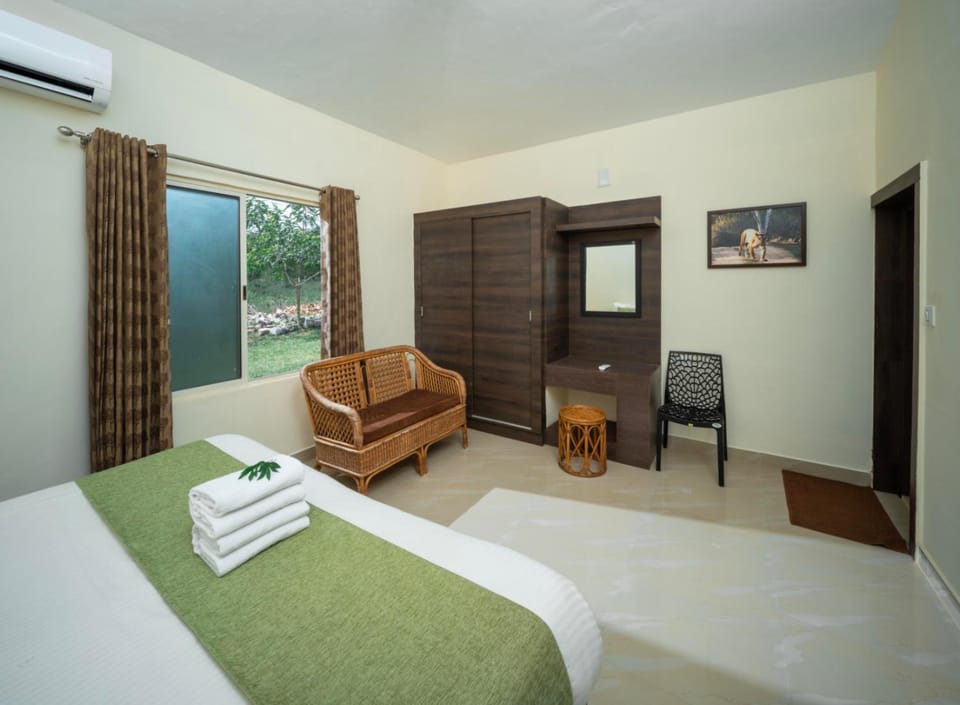 Photo of the whole room, Bedroom