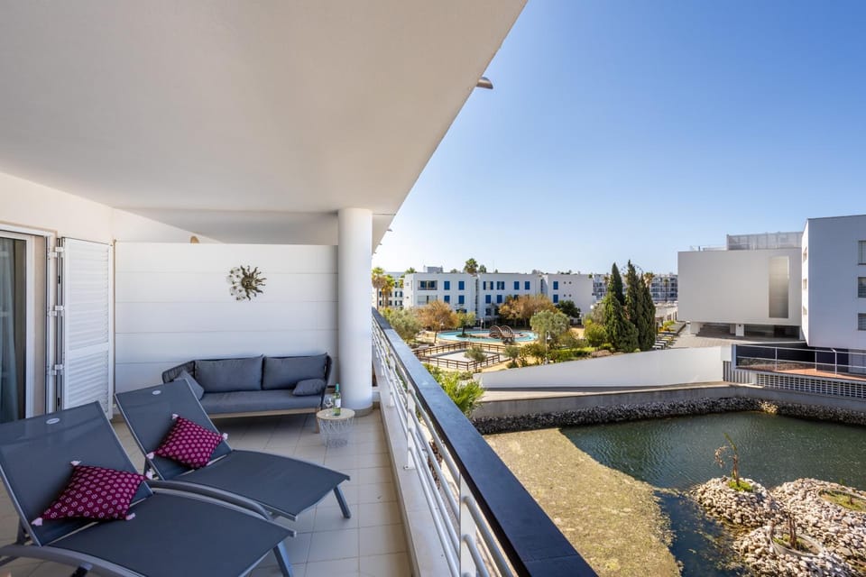 View (from property/room), Balcony/Terrace