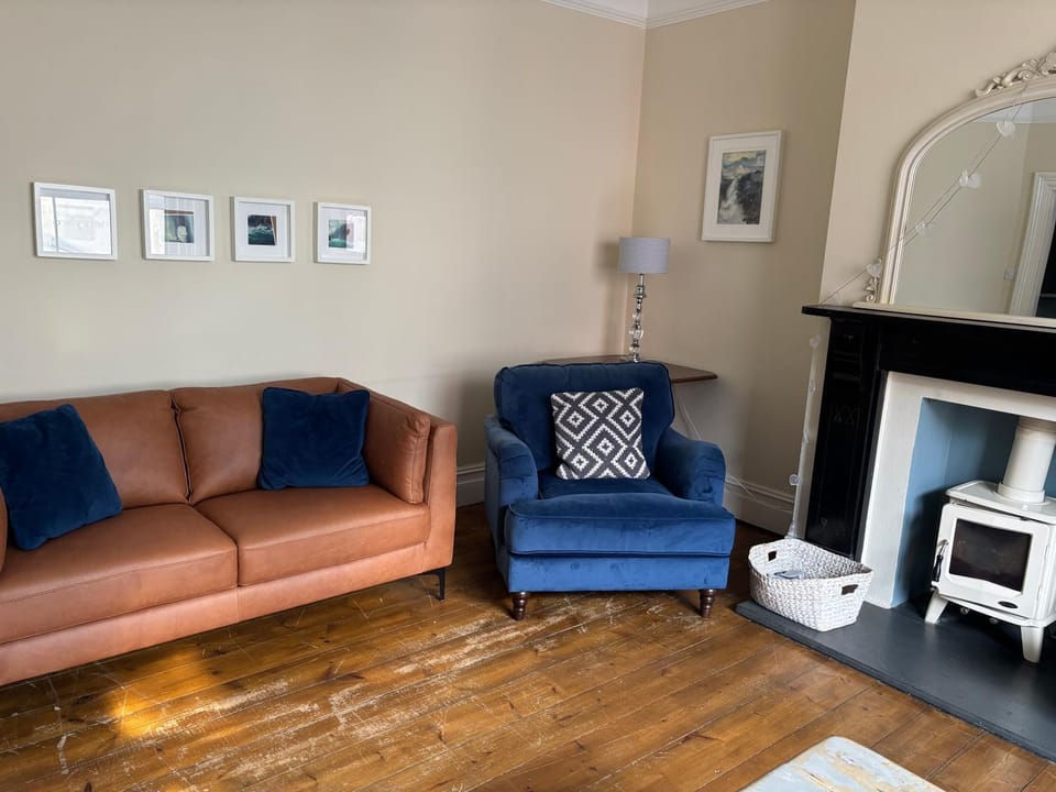 Beautiful Tenby House, sleeps 10, pets allowed House in Wales