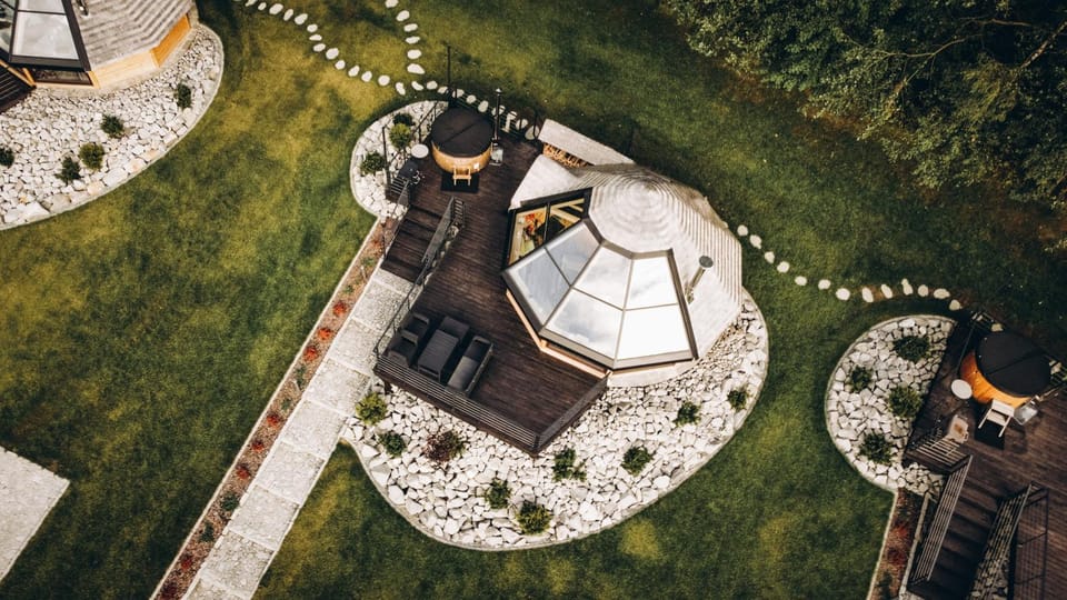 Day, Bird's eye view